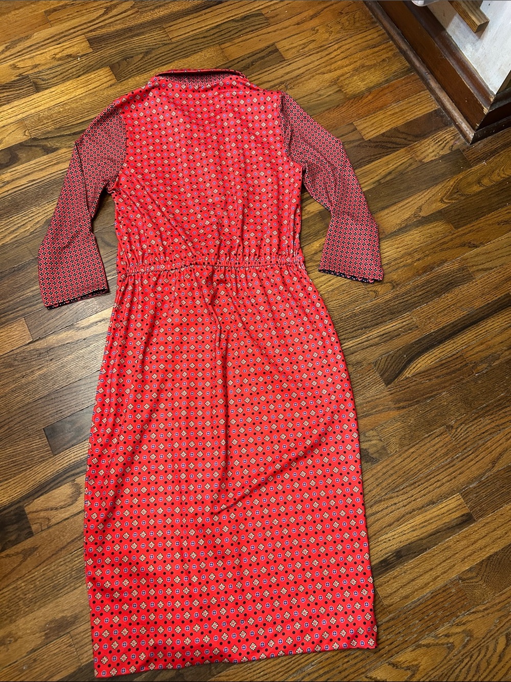 Gretchen Scott Designs Red Printed Midi Shirt Dress - Picture 10 of 13